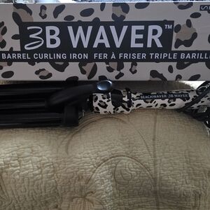 The Beachwaver Co. Black and White Curling Iron
